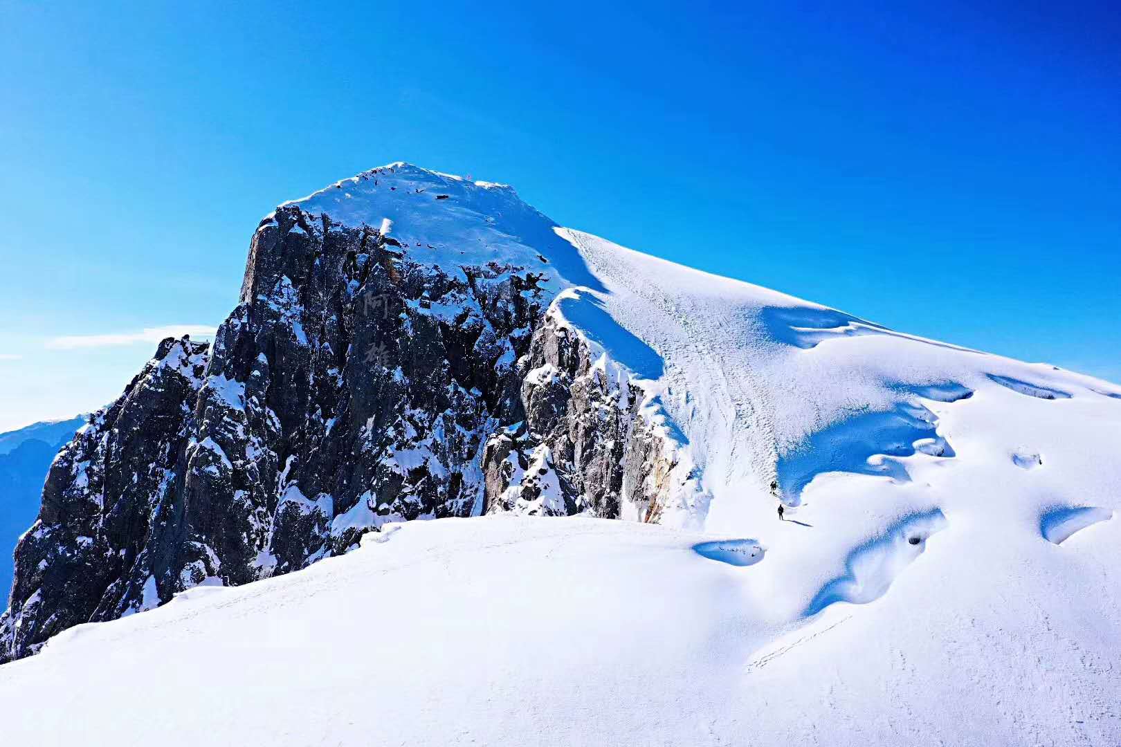 哈巴雪山