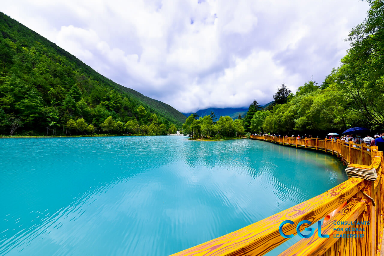 麗江玉龍雪山旅游團建公司