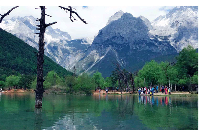 美在麗江---云龍雪山下美麗的藍(lán)月谷  麗江旅游景區(qū)歡迎你